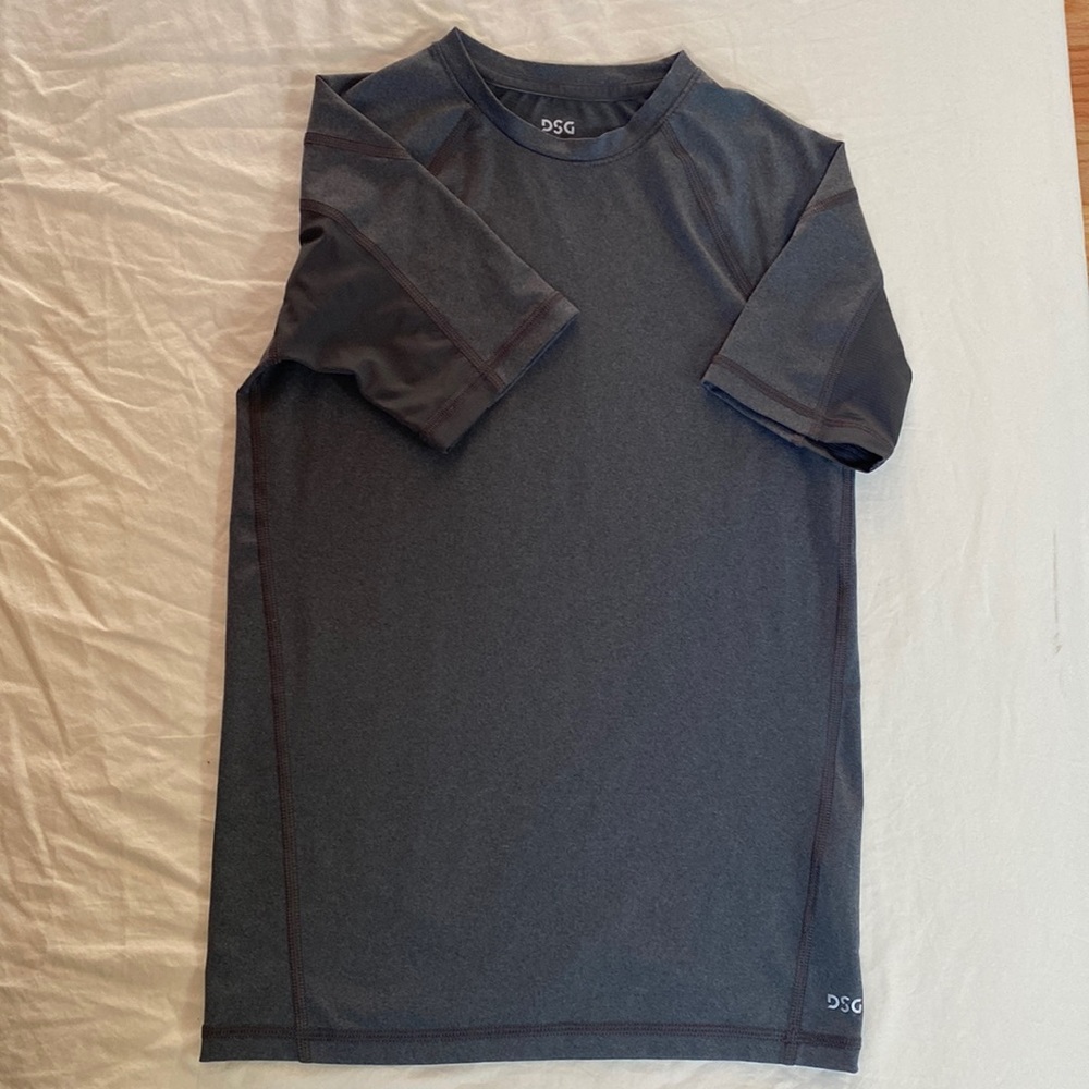 DSG Youth Large Grey T-shirt